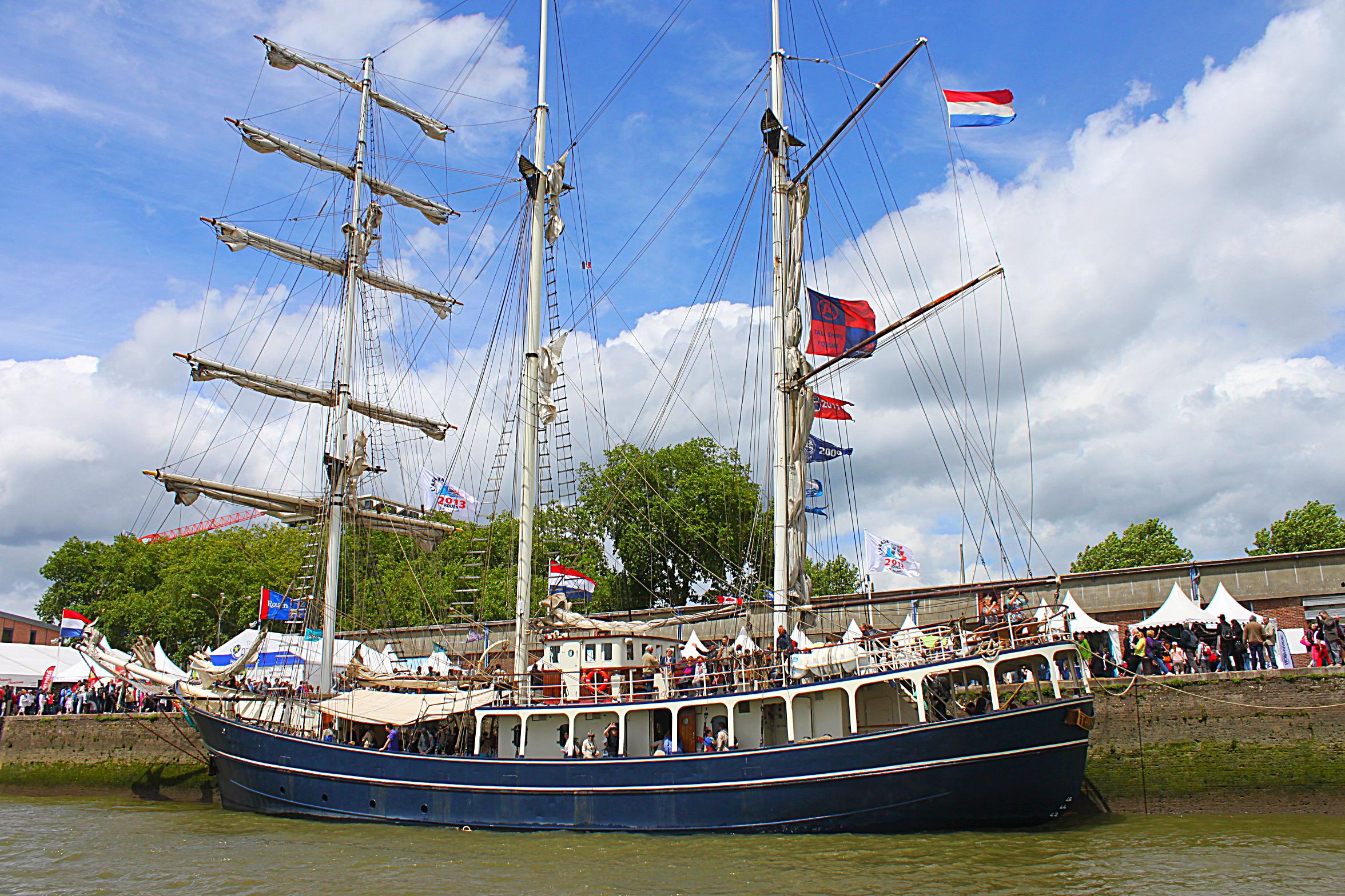 Fonds d'cran Voyages : Europe France > Normandie rouen et l'armada 2013