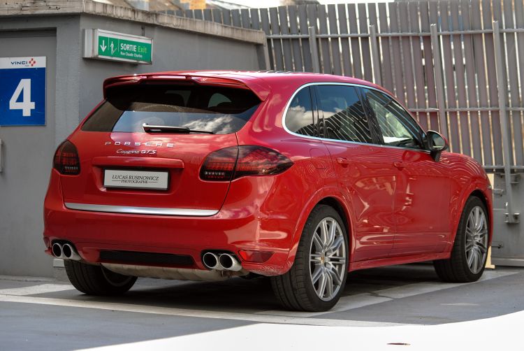 Fonds d'cran Voitures Porsche Porsche Cayenne GTS