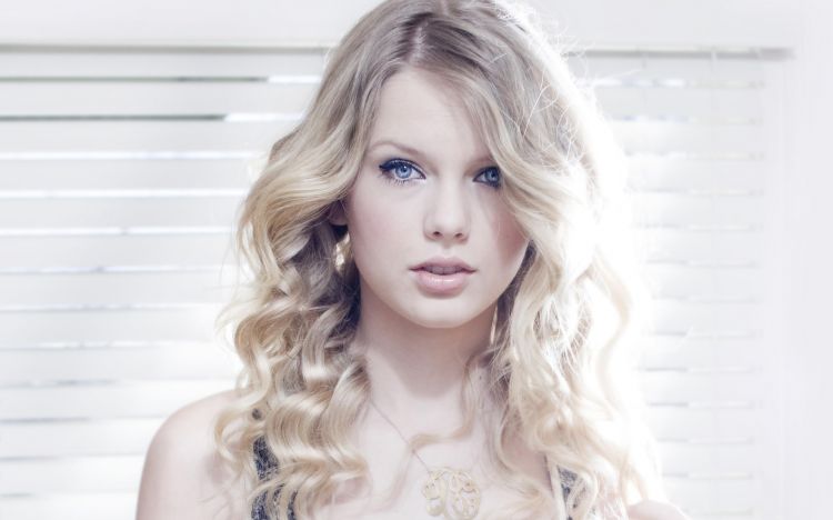 Fonds d'cran Clbrits Femme Taylor Swift Wallpaper N347257