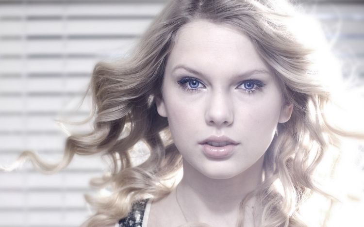 Fonds d'cran Clbrits Femme Taylor Swift Wallpaper N347259