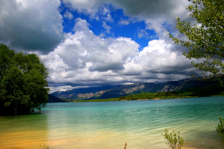 Fonds d'cran Nature Lacs - Etangs PAYSAGE PROVENCE