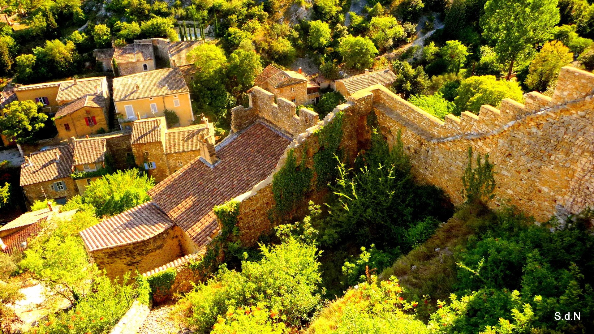 Wallpapers Constructions and architecture Cities - Towns VALLON-ALBA LA ROMAINE-SAINT MONTAN ( ARDECHE)