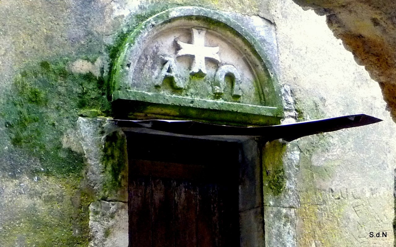 Fonds d'cran Constructions et architecture Edifices Religieux ARDECHE TYMPAN DE L EGLISE ROMANE DE SAINT MONTAN