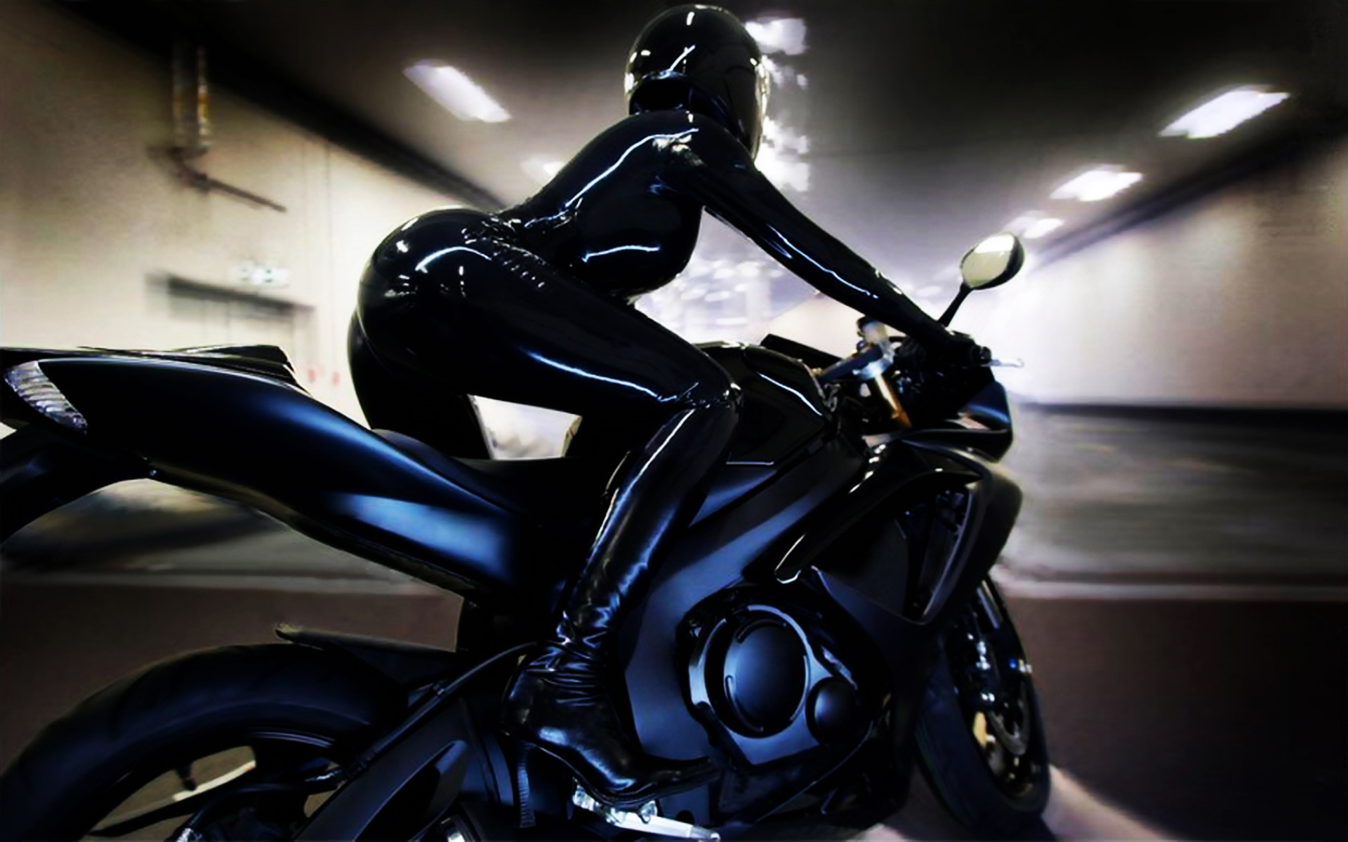 Wallpapers Motorbikes Girls and motorbikes 