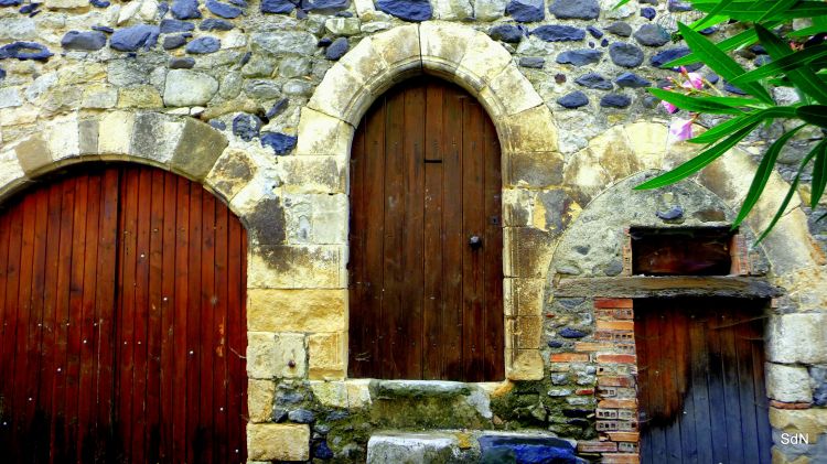 Fonds d'cran Constructions et architecture Portes - Fentres - Porches ARDECHE 