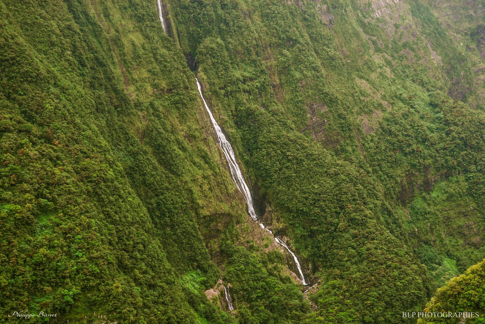 Wallpapers Nature Waterfalls Cascade de Takamaka