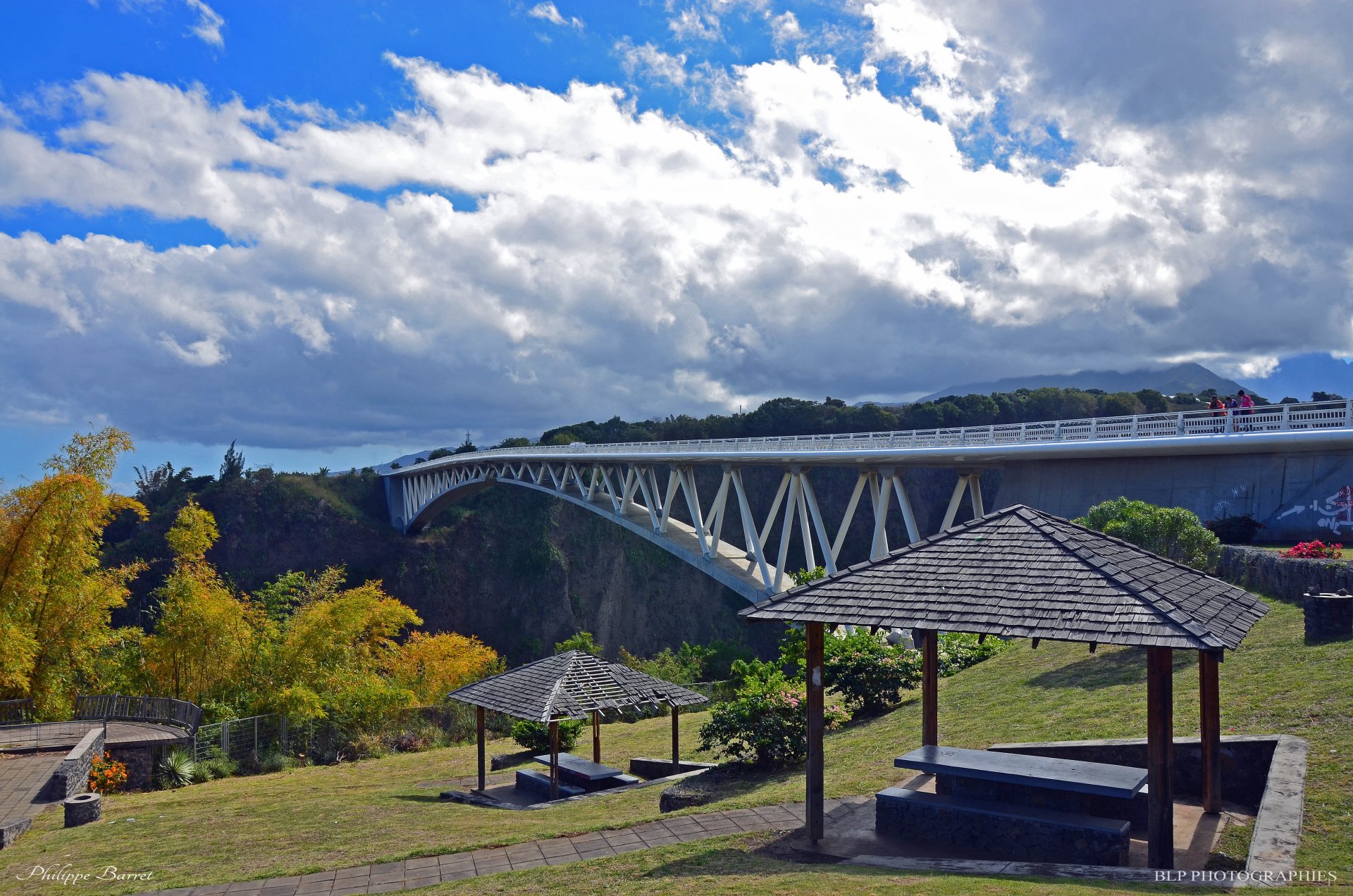 Fonds d'cran Constructions et architecture Ponts - Aqueducs Pont de l'Entre-Deux