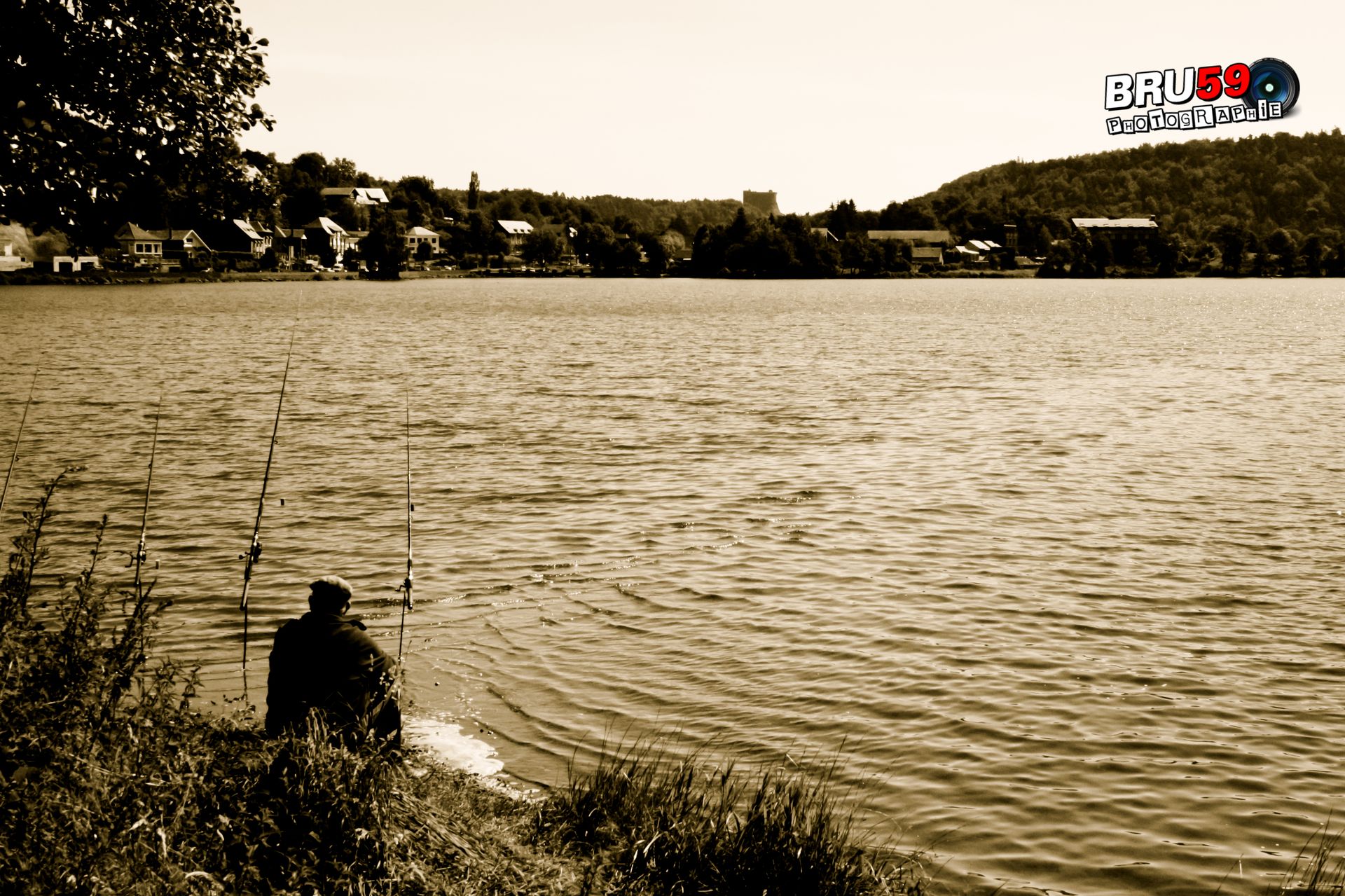 Wallpapers Trips : Europ France > Auvergne Chambon sur Lac