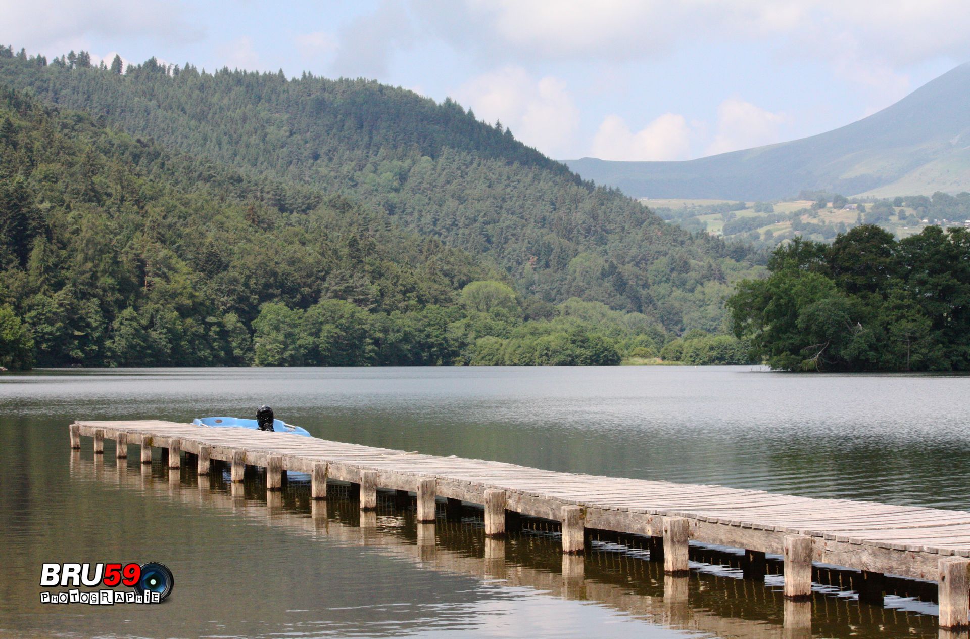 Wallpapers Trips : Europ France > Auvergne Chambon sur Lac