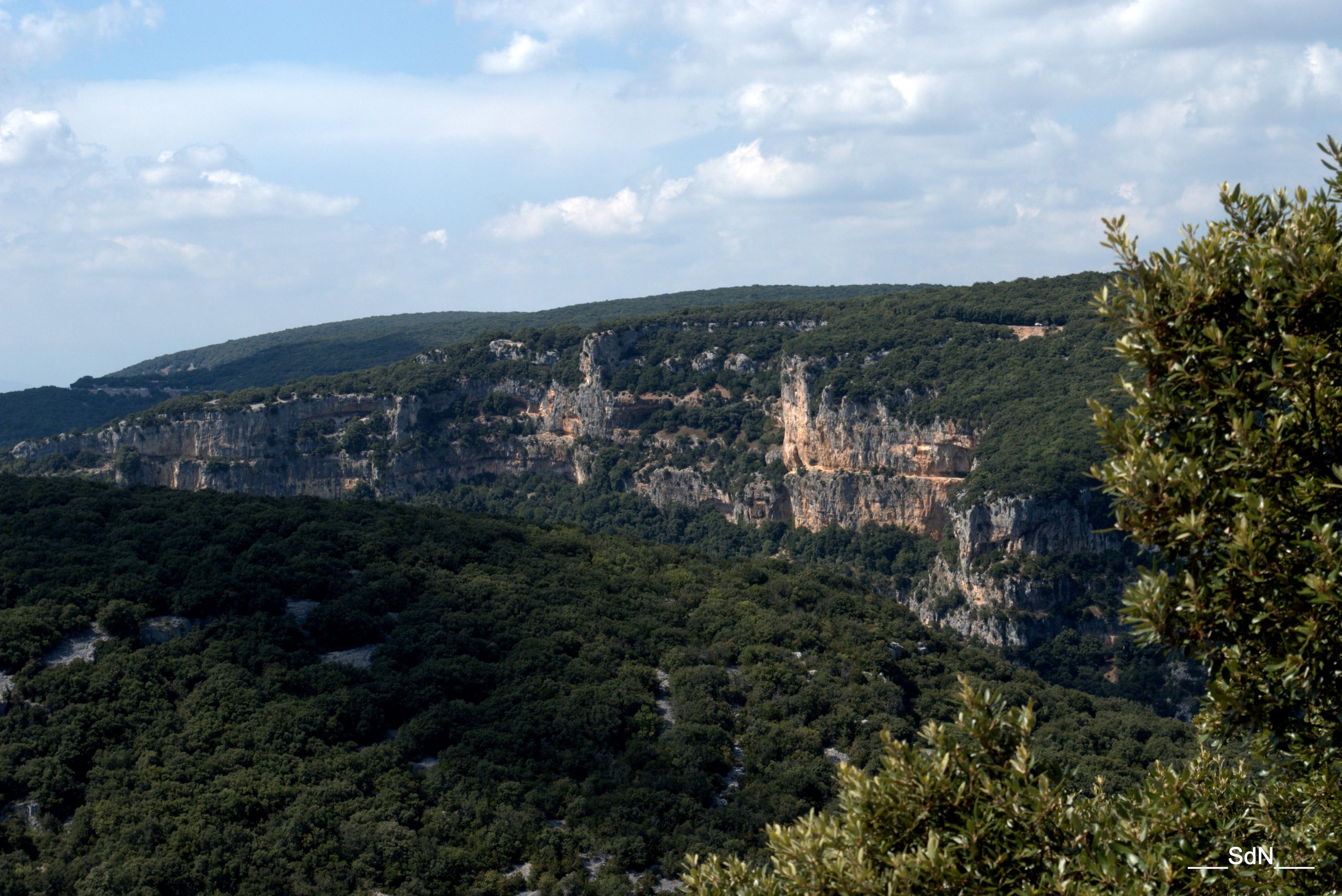 Fonds d'cran Nature Montagnes "LES MONTAGNES" VALLON