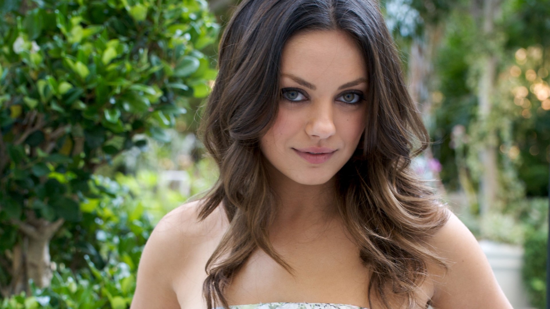 Fonds d'cran Clbrits Femme Mila Kunis 