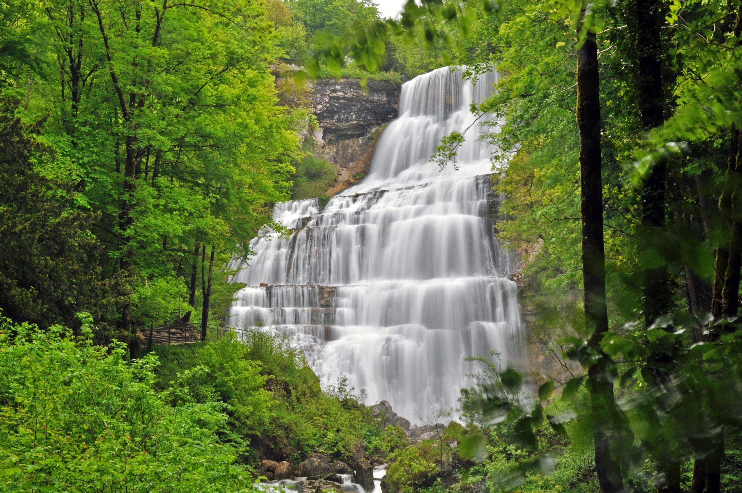 Wallpapers Nature Waterfalls cascade du herisson