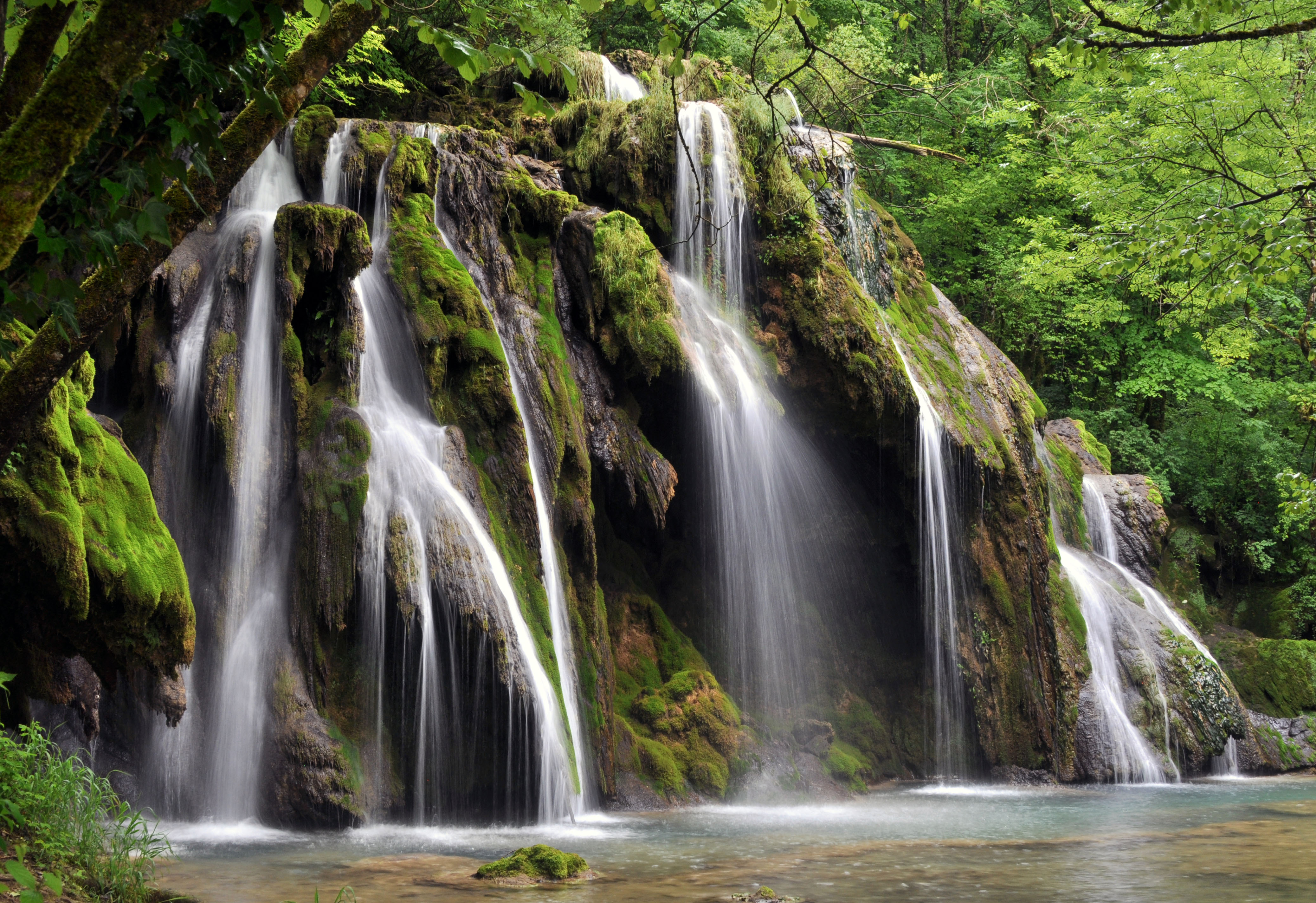 Fonds d'cran Nature Cascades - Chutes cascade des planches près d'arbois