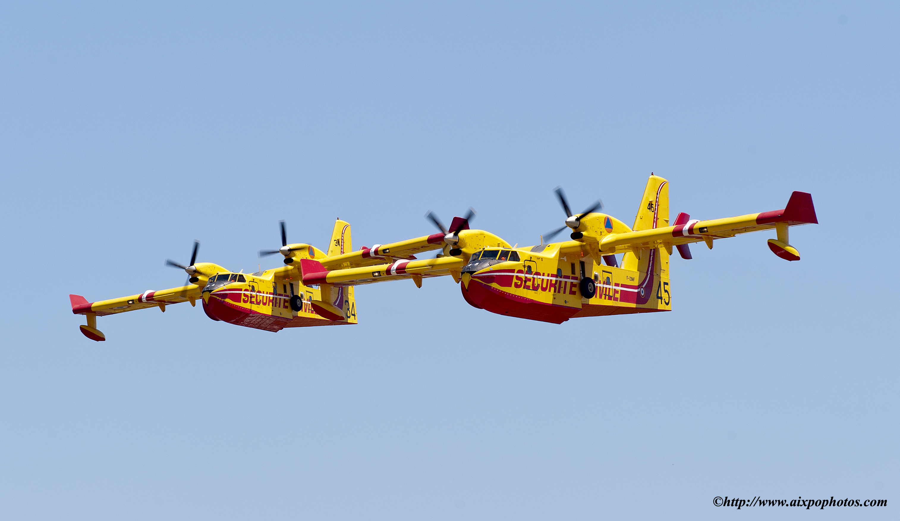 Wallpapers Planes Canadairs 50 Ans des Bombardiers d'eau à Aix