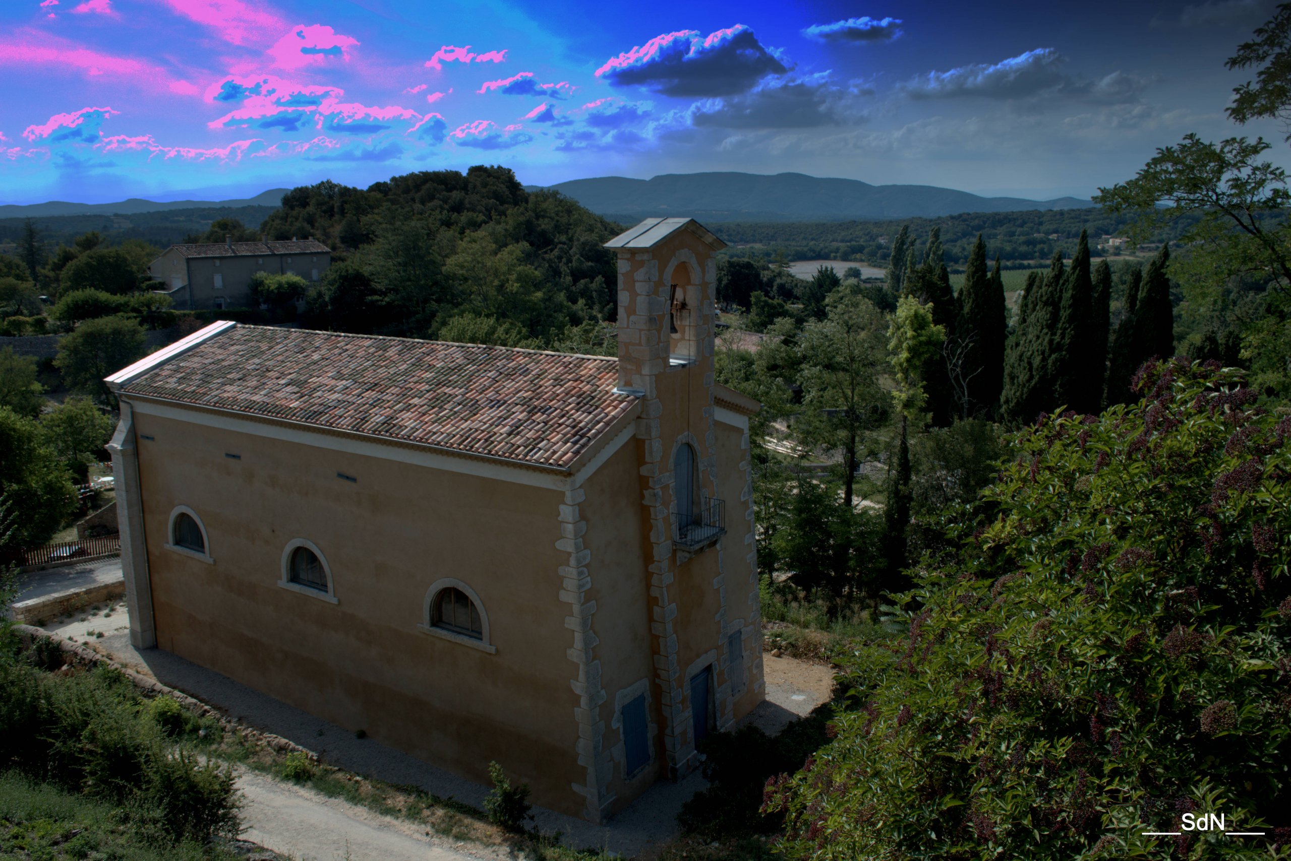 Fonds d'cran Constructions et architecture Edifices Religieux LA BASTIDE DE VIRAC- ARDECHE