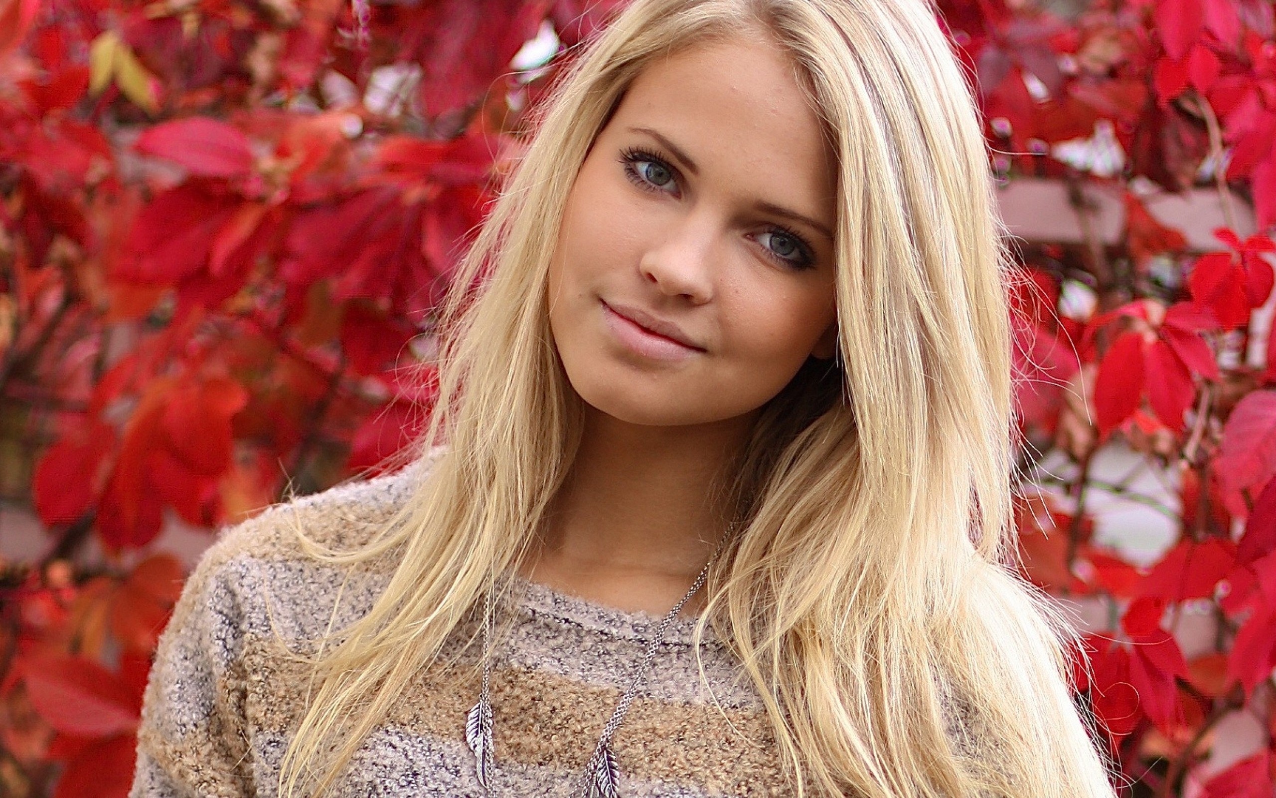 Fonds d'cran Clbrits Femme Emilie Voe Nereng 