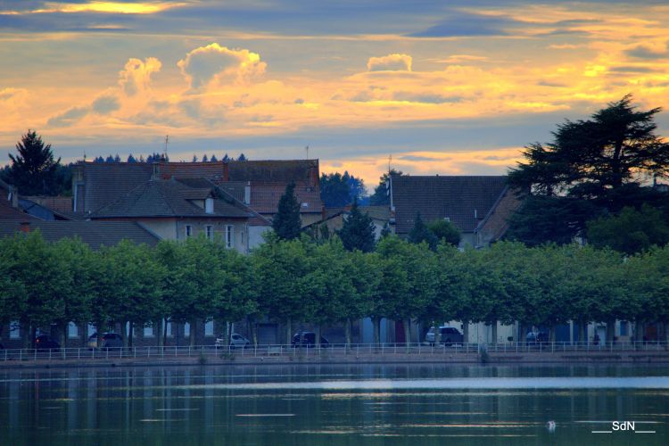 Fonds d'cran Constructions et architecture Villes - Villages LA CLAYETTE- SUD BOURGOGNE 