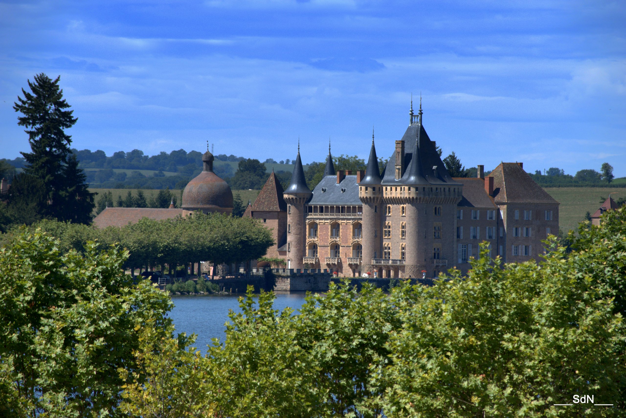 Fonds d'cran Constructions et architecture Chteaux - Palais LA CLAYETTE- SUD BOURGOGNE 