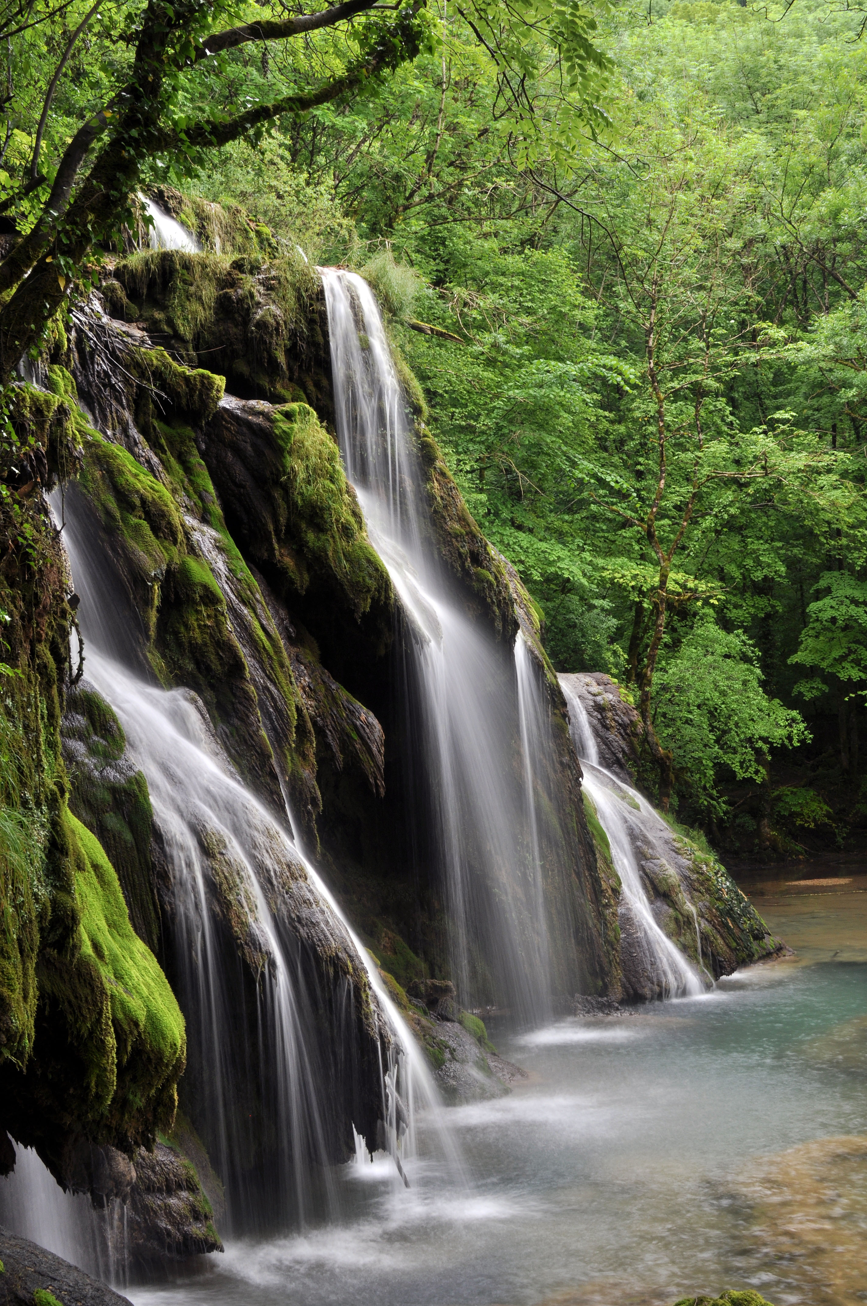 Fonds d'cran Nature Cascades - Chutes Cascade des Planches près d'Arbois