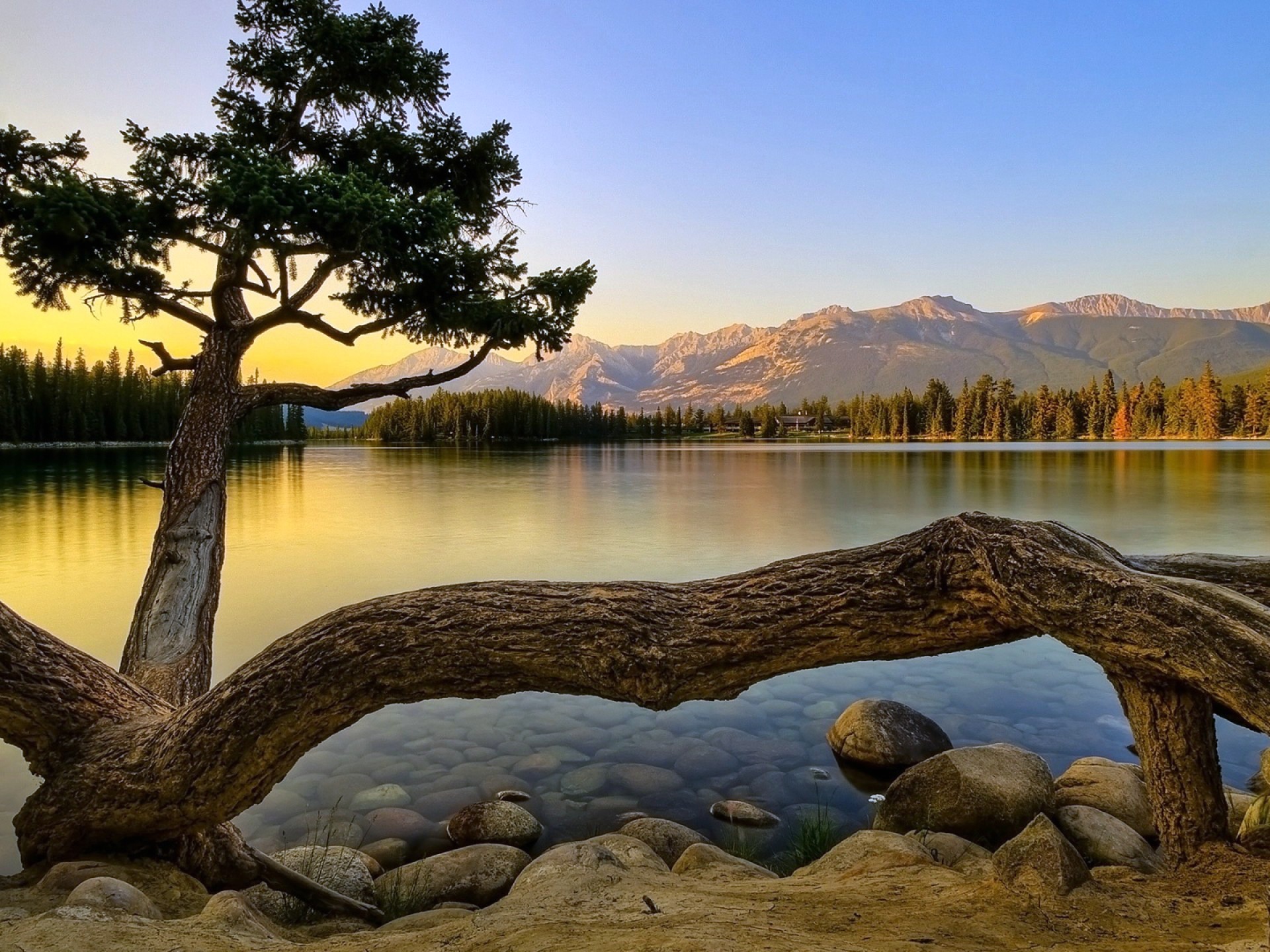 Fonds d'cran Nature Lacs - Etangs au lac paisible