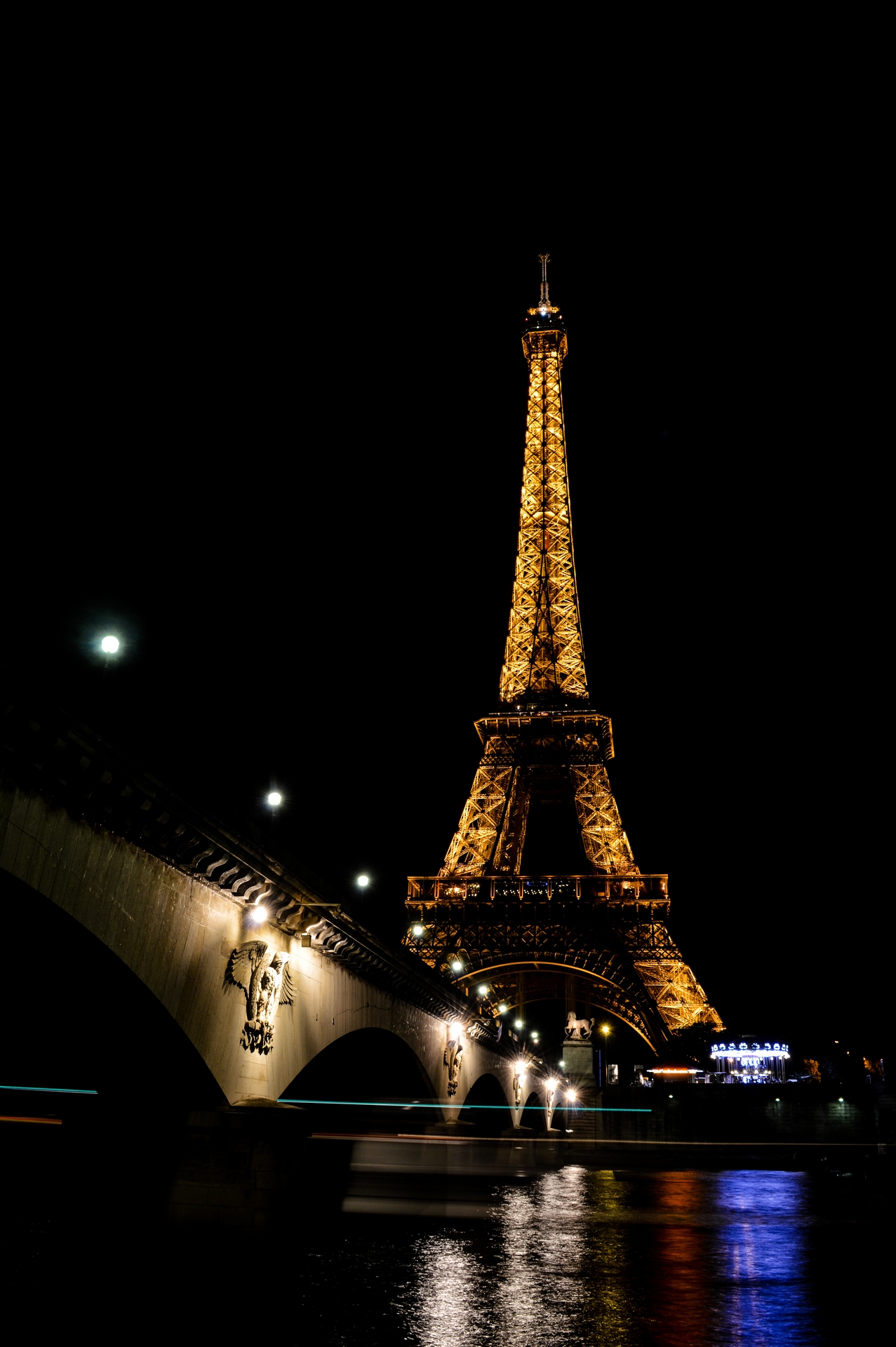 Wallpapers Trips : Europ France > Ile-de-France > Paris The Eiffel Tower at night