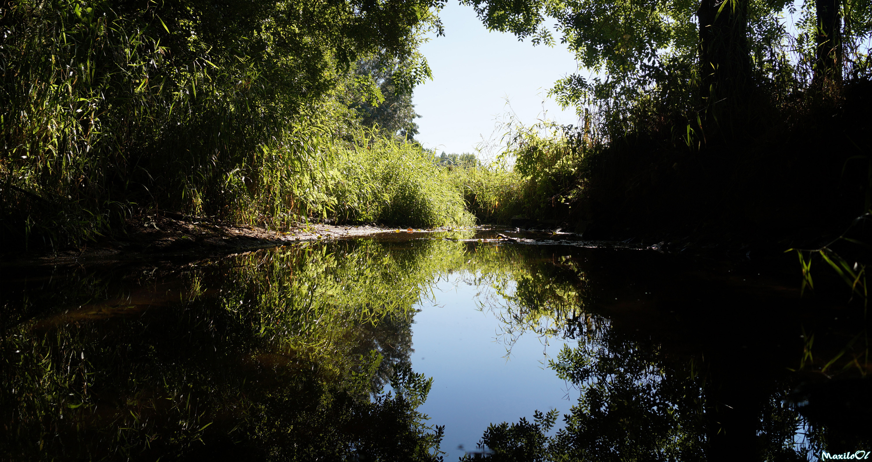 Fonds d'cran Nature Fleuves - Rivires - Torrents Two Weeks One Shot - Une flche pour le courant  