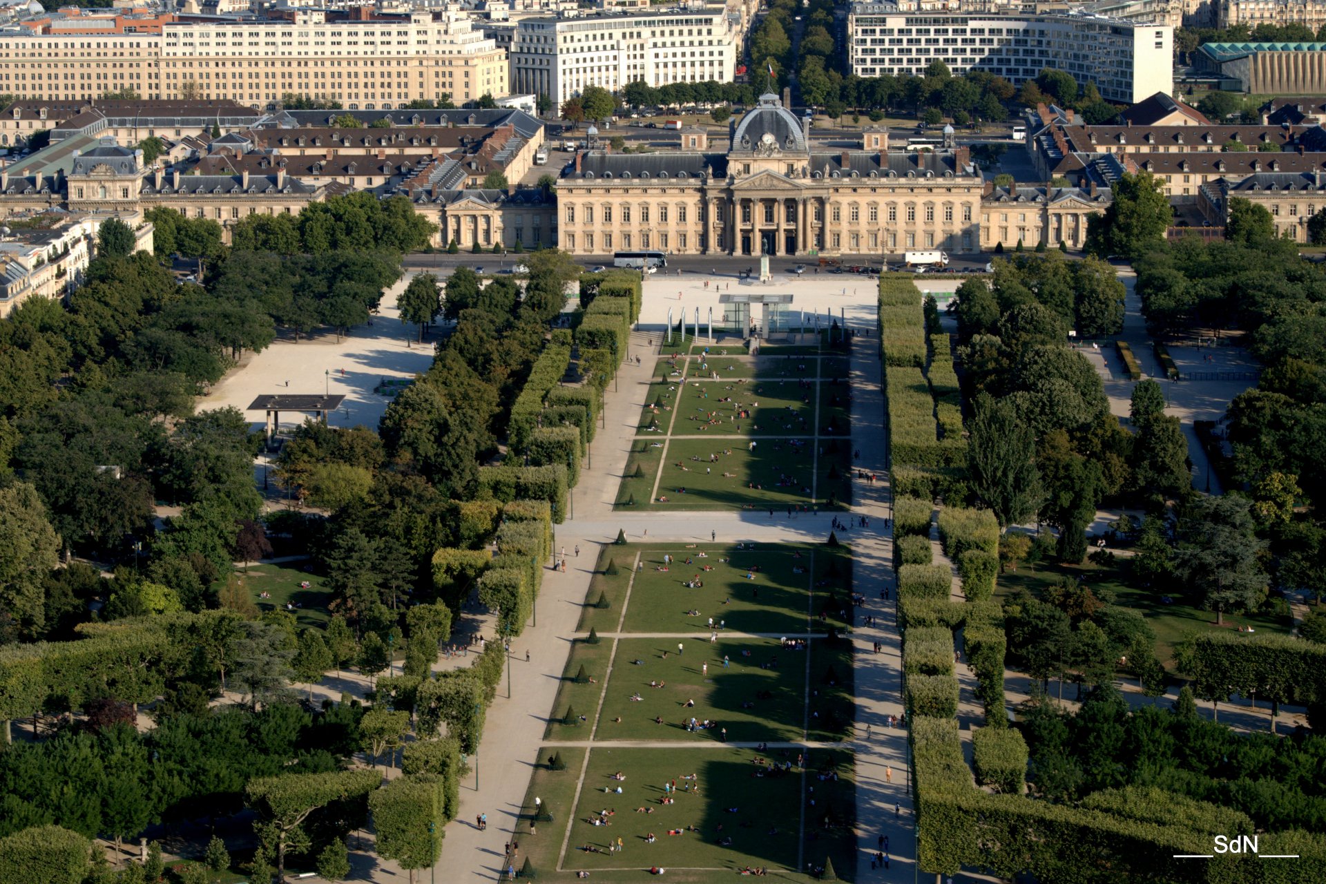 Wallpapers Nature Parks - Gardens CHAMP DE MARS ECOLE MILITAIRE PARIS