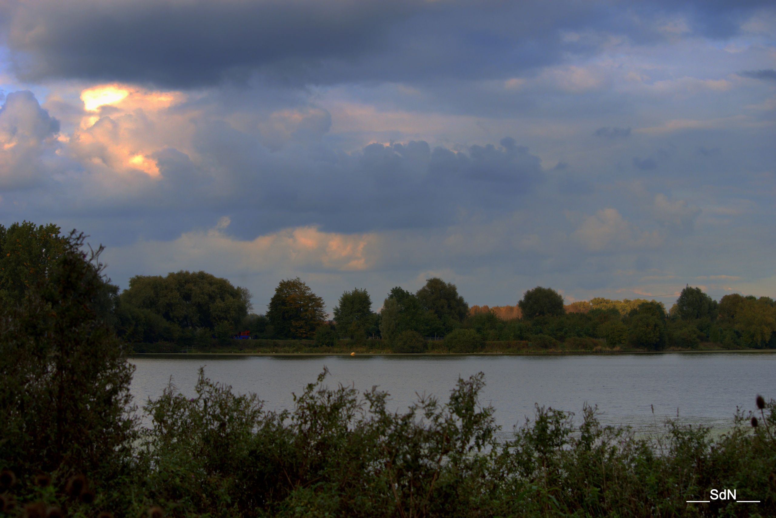 Fonds d'cran Nature Lacs - Etangs LES BORDS DU LAC