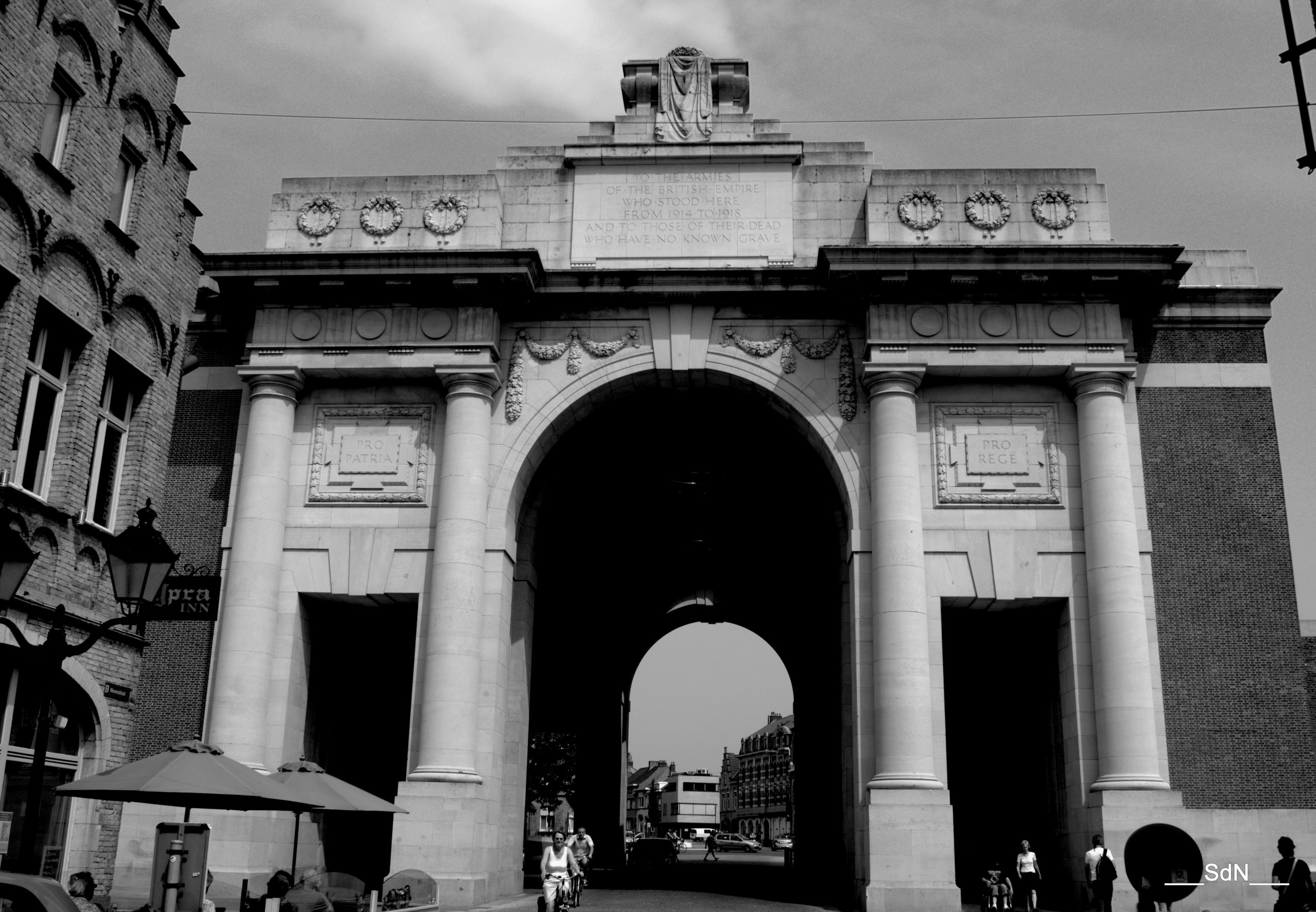 Fonds d'cran Constructions et architecture Statues - Monuments MEMORIAL-YPRES 