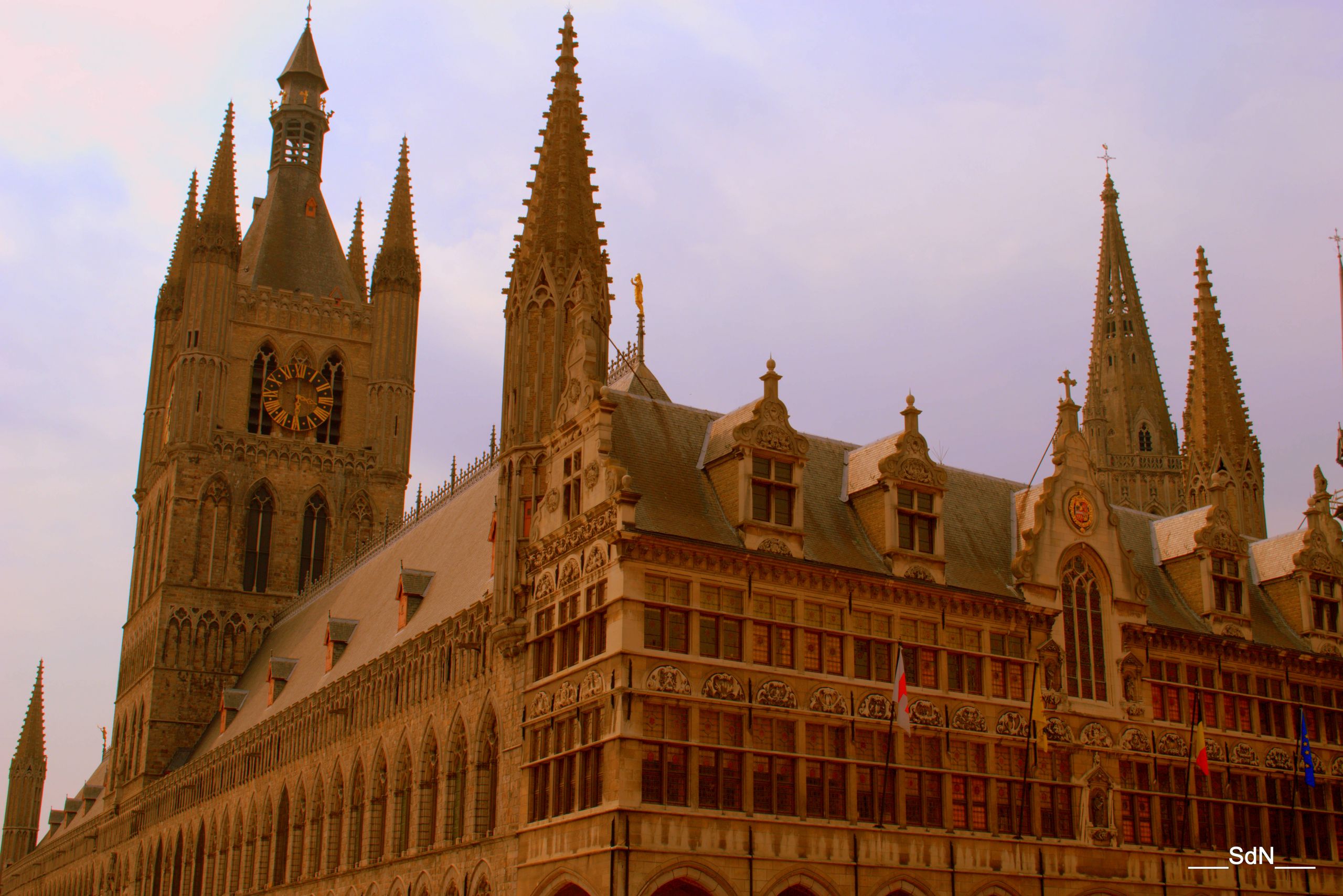 Wallpapers Constructions and architecture Buildings LES HALLES AUX DRAPS-YPRES 