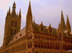  Constructions et architecture LES HALLES AUX DRAPS-YPRES 