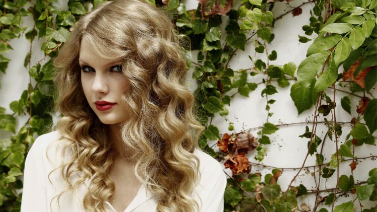 Fonds d'cran Clbrits Femme Taylor Swift Wallpaper N362415