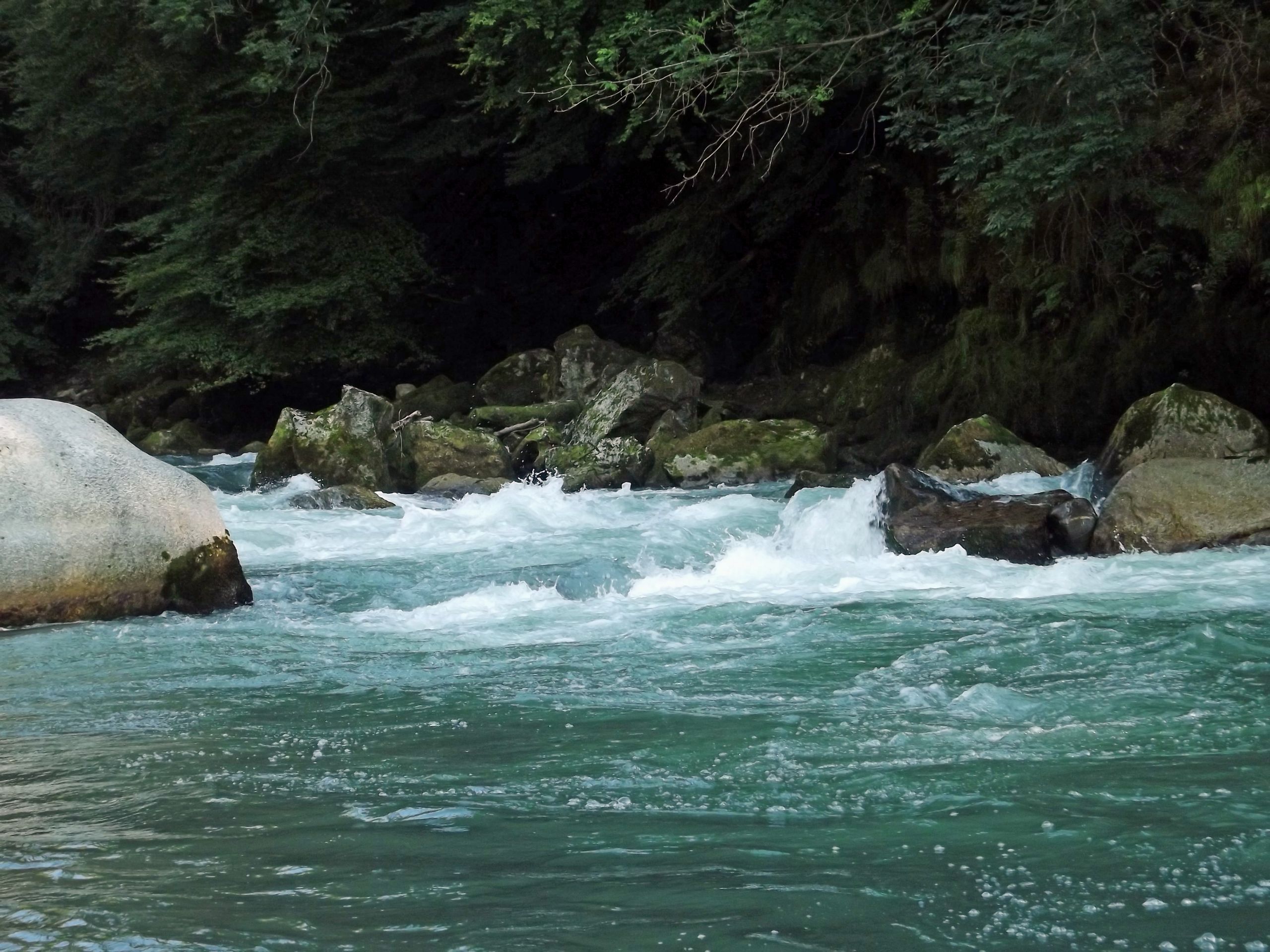 Wallpapers Nature Rivers - Torrents le bleu des torrents de montagne