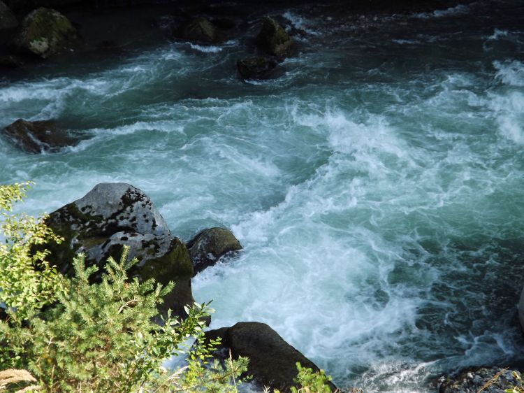 Fonds d'cran Nature Fleuves - Rivires - Torrents le bleu des torrents de montagne