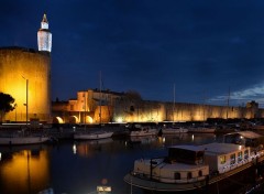  Constructions and architecture Les remparts d'Aigues-Mortes