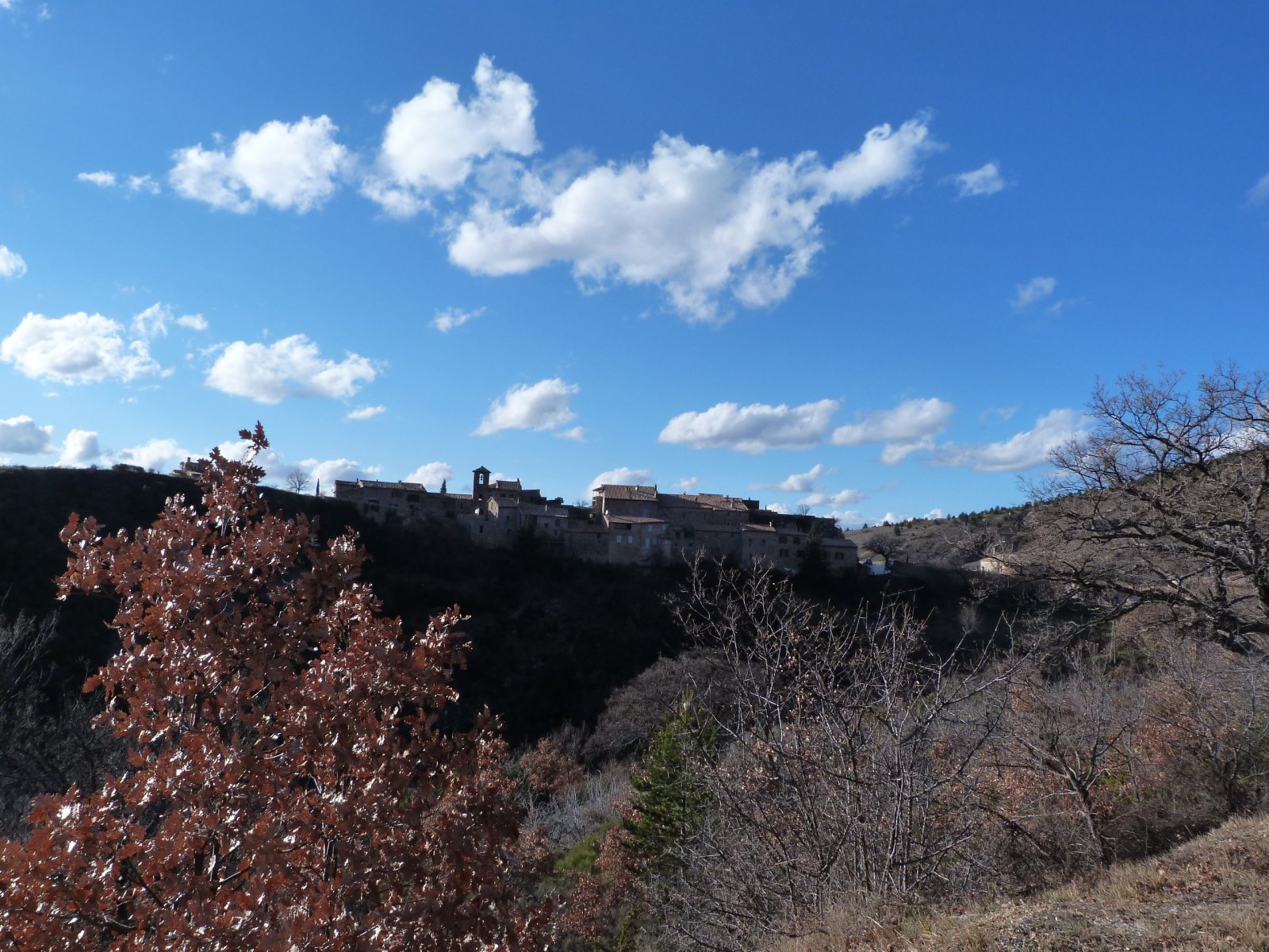 Fonds d'cran Nature Paysages Le village de Pot sigillat  (Drme Provenale )