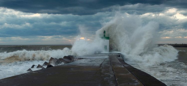 Fonds d'cran Nature Mers - Ocans - Plages La mer en colère