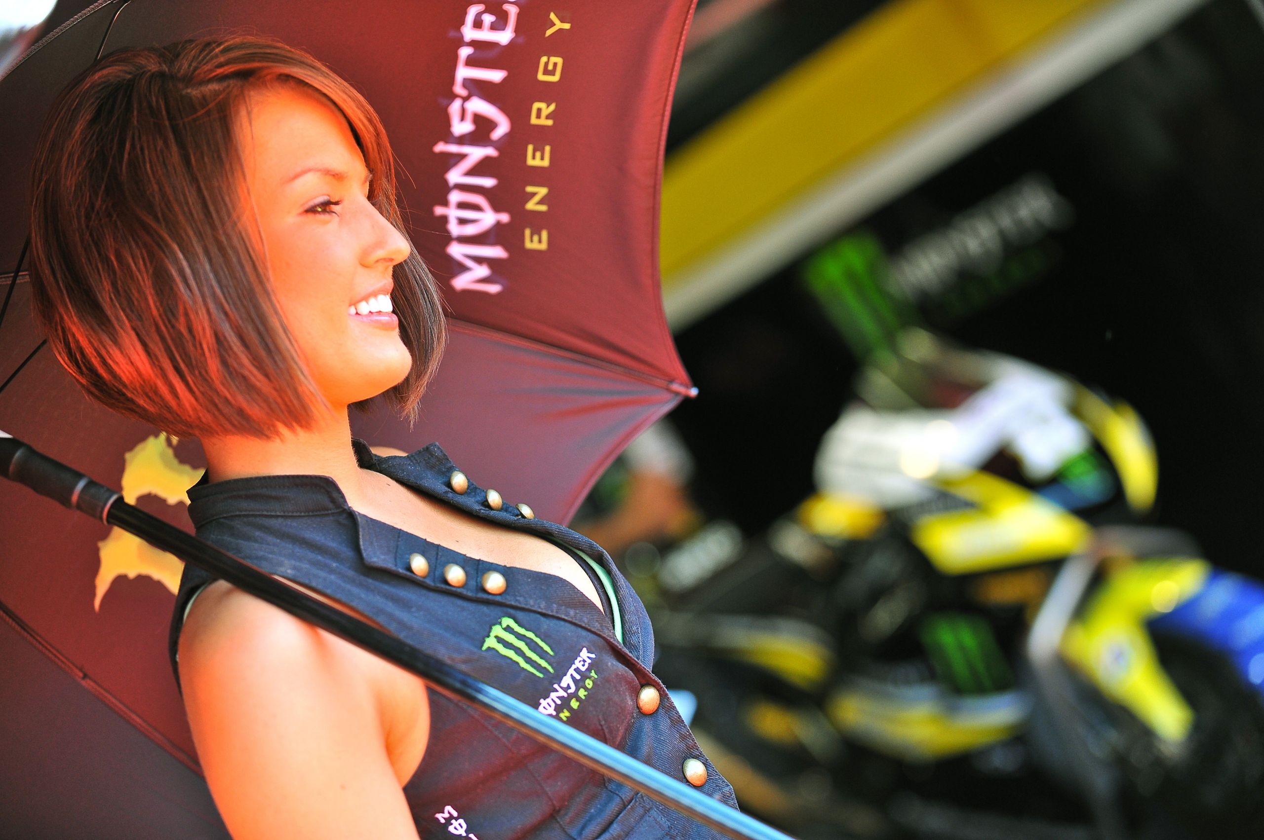 Fonds d'cran Motos Filles et motos Moto GP Girl