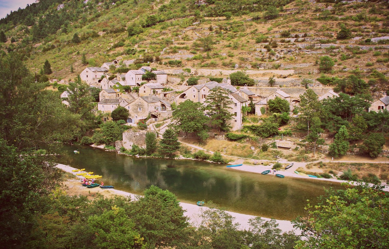 Wallpapers Trips : Europ France > Midi-Pyrnes village campagne