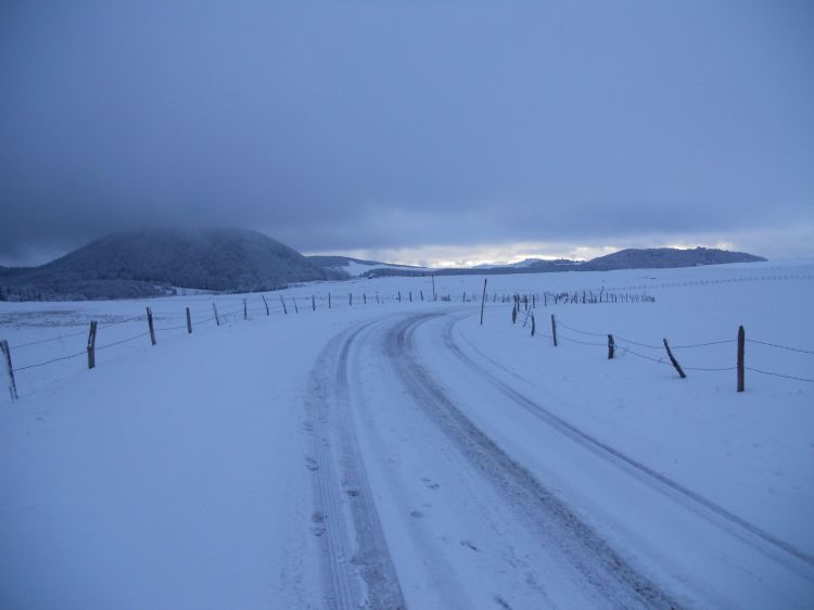 Fonds d'cran Voyages : Europe France > Auvergne Promenade hivernale en Auvergne 2013