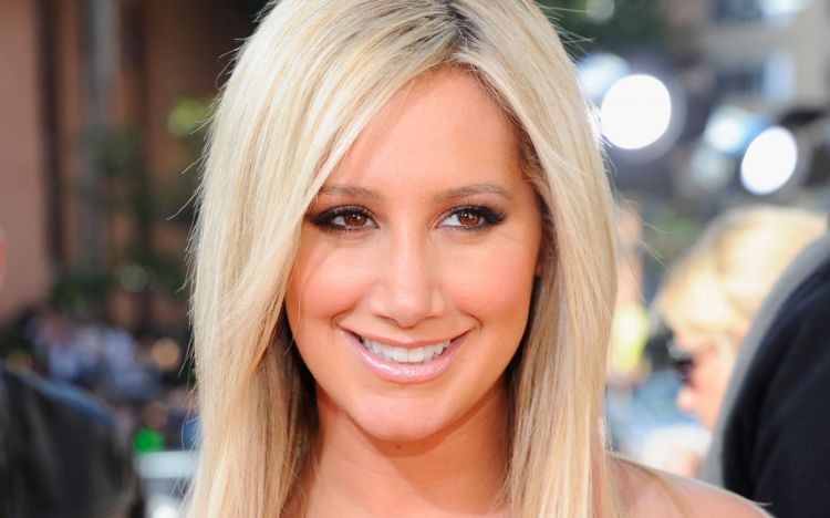 Wallpapers Celebrities Women Ashley Tisdale Wallpaper N370837