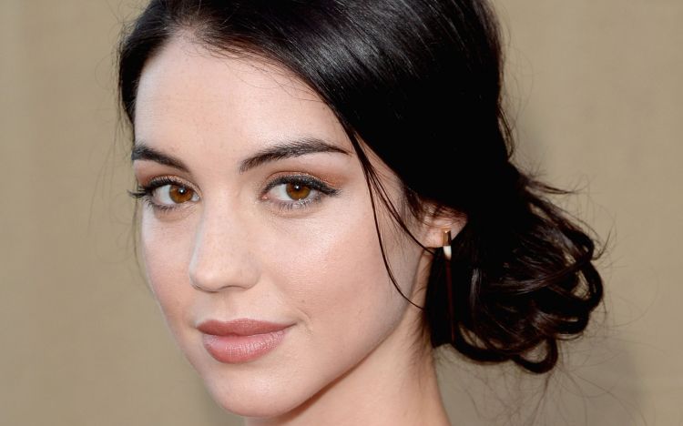 Wallpapers Celebrities Women Adelaide Kane Wallpaper N373054