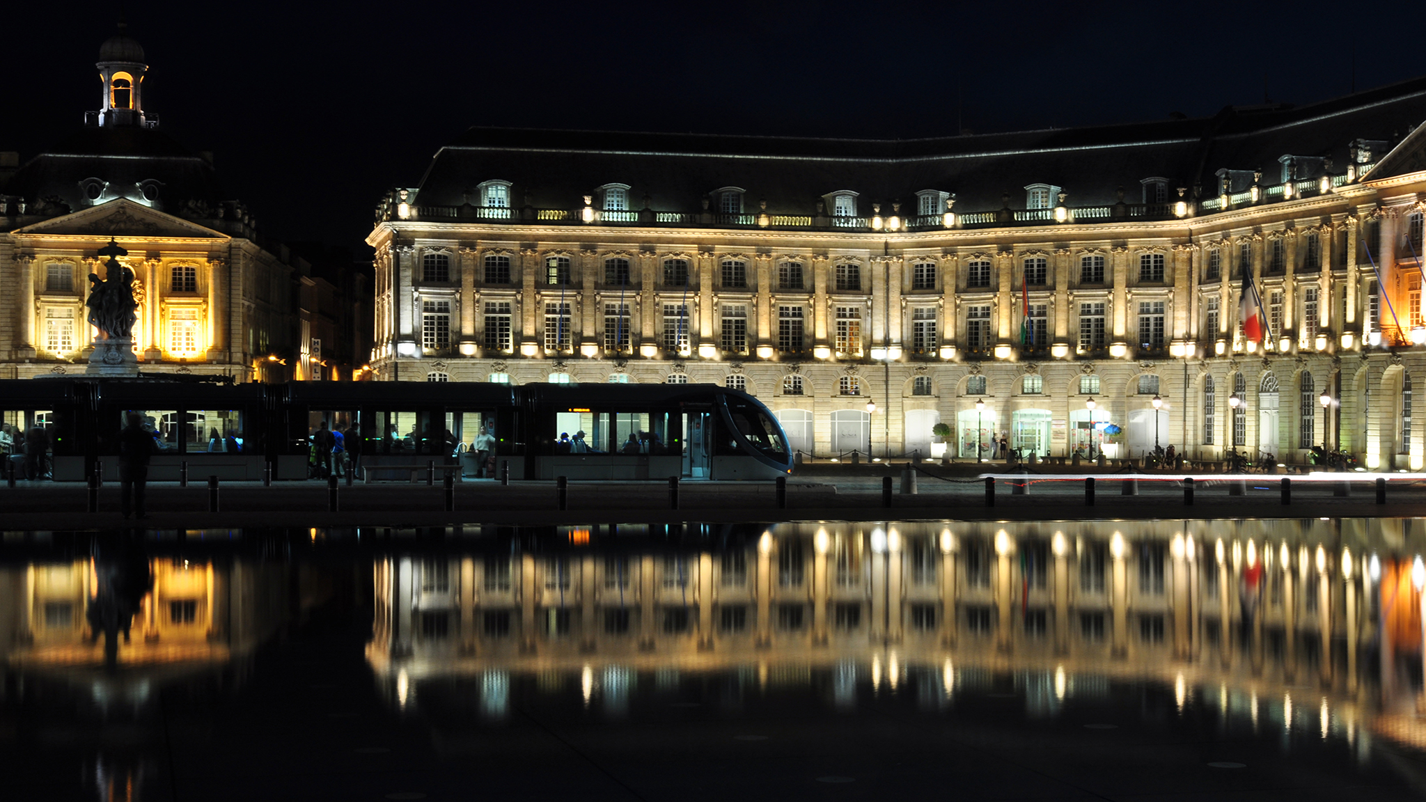 Fonds d'cran Constructions et architecture Edifices Bordeaux place de la Bourse