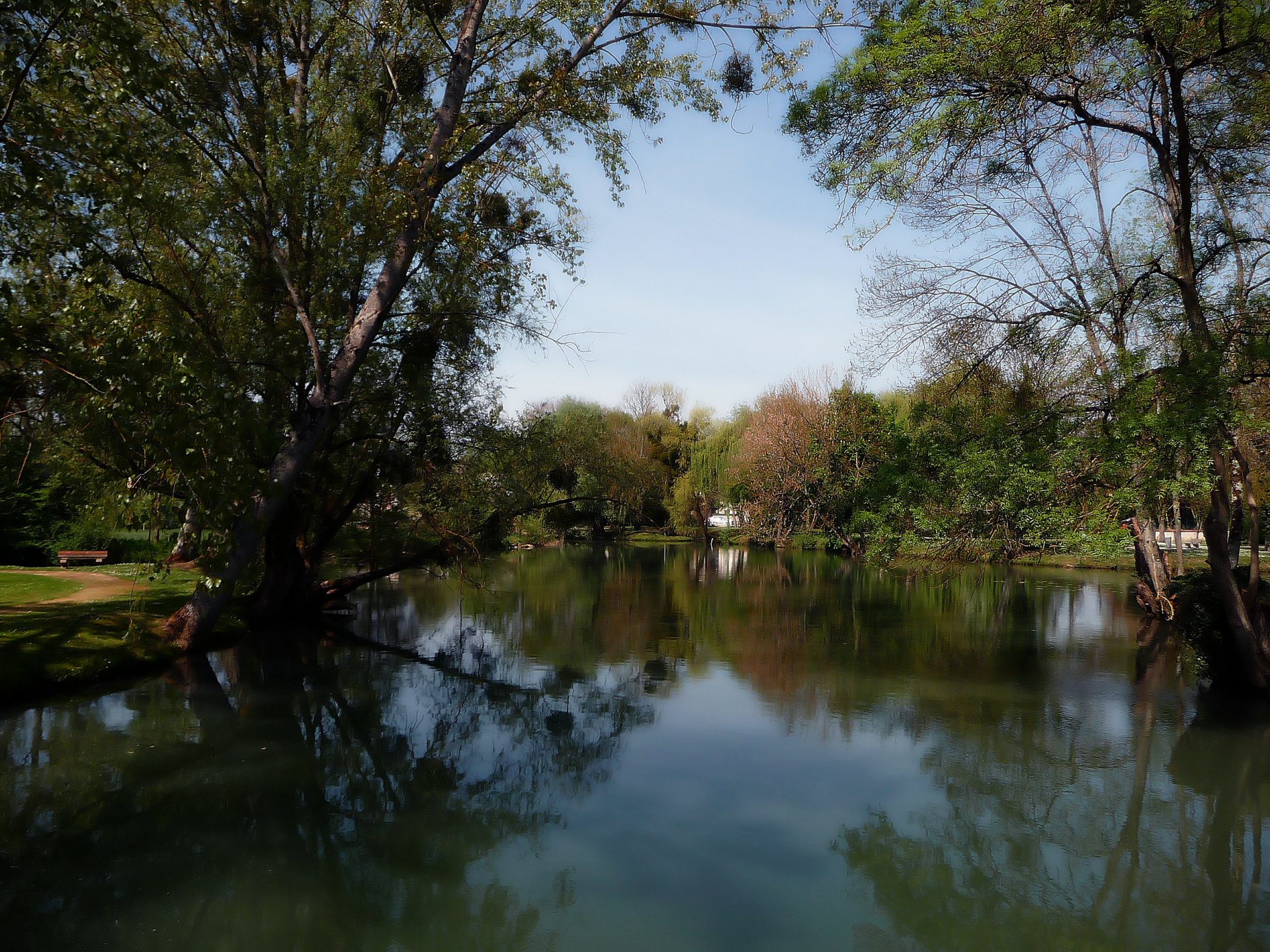 Fonds d'cran Nature Lacs - Etangs les Jardins du duc Jean de Berry