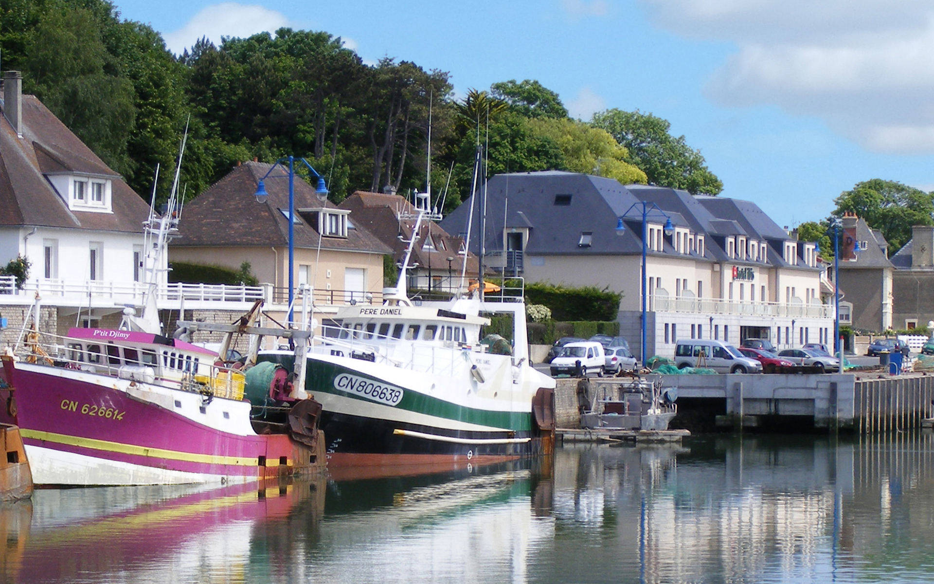 Fonds d'cran Voyages : Europe France > Normandie Un port dans le Calvados