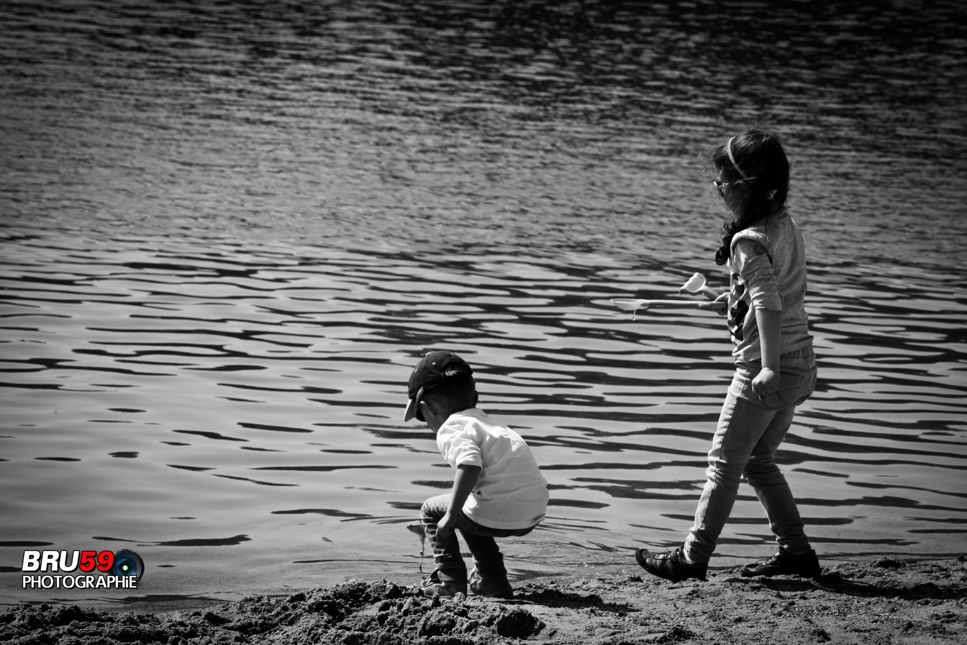 Fonds d'cran Hommes - Evnements Bbs - Enfants Enfants sur la plage de Jumiges