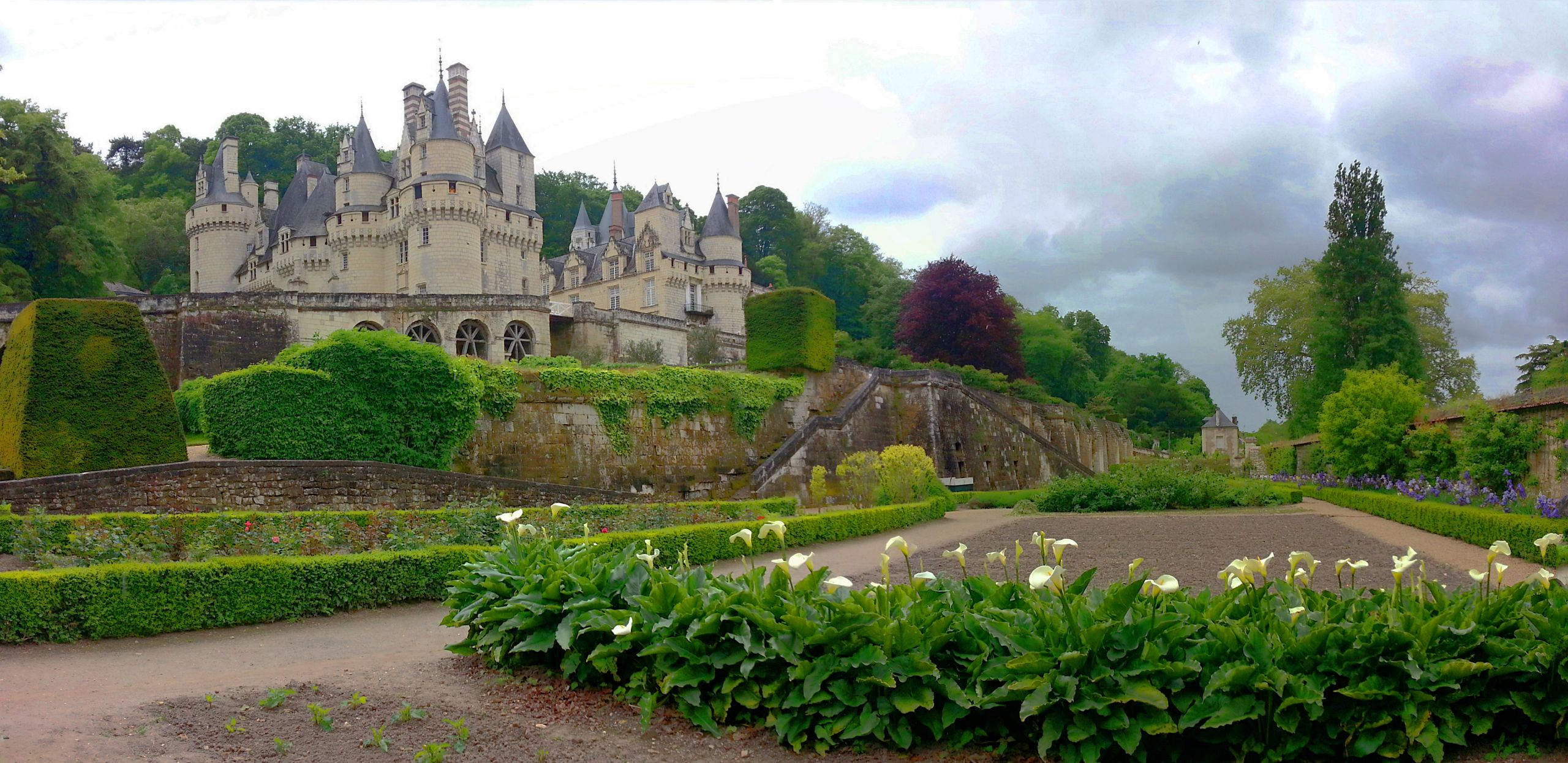 Fonds d'cran Constructions et architecture Chteaux - Palais Chteau d'Uss