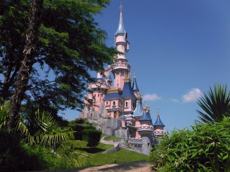 Wallpapers Constructions and architecture Amusement Parks > DisneyLand Wallpaper N377726