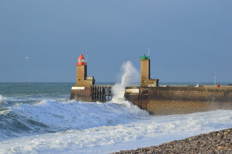 Wallpapers Constructions and architecture Lighthouses Fcamp, en pleine tempte...