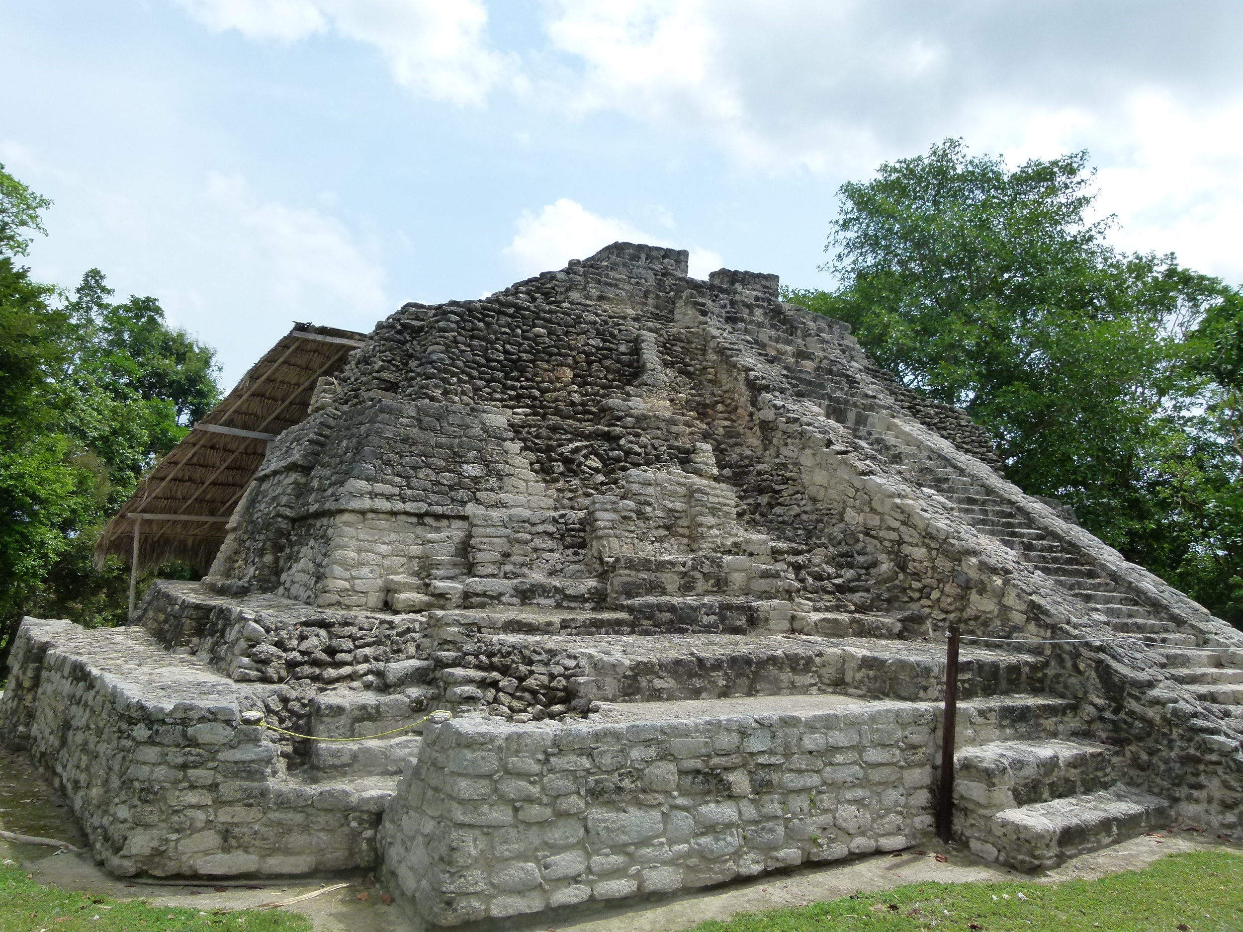 Fonds d'cran Constructions et architecture Ruines - Vestiges Chacchoben Pyramide Maya, Mexique Costa Maya